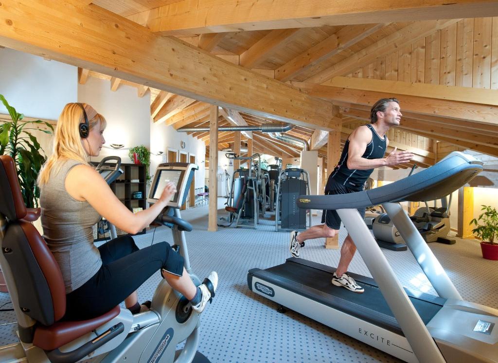 Hotel Post Sport- Und Wellness سامنون المظهر الخارجي الصورة