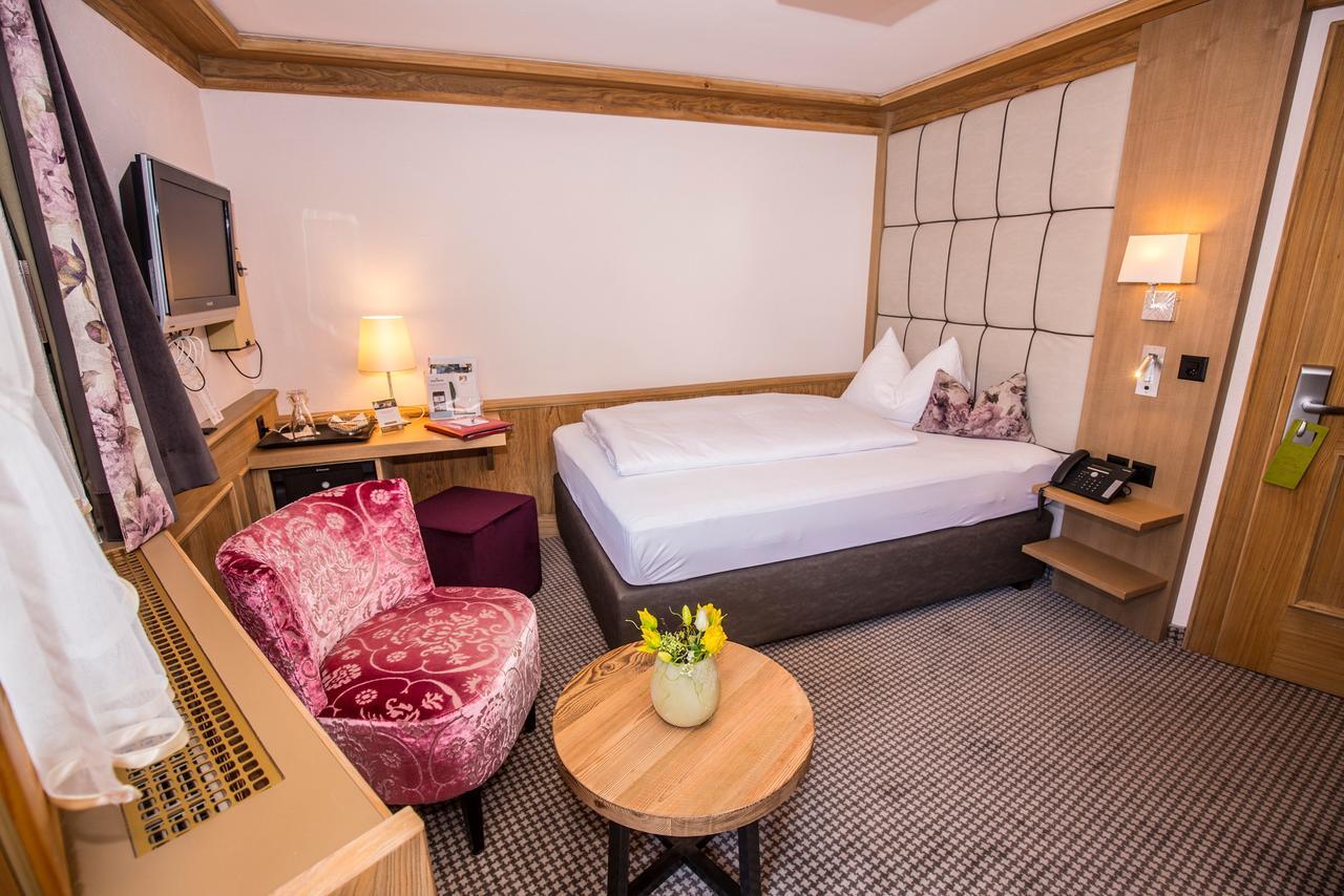 Hotel Post Sport- Und Wellness سامنون المظهر الخارجي الصورة